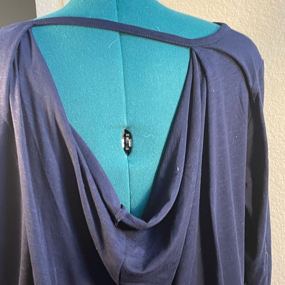 Navy, unique back - Picture 7 of 9